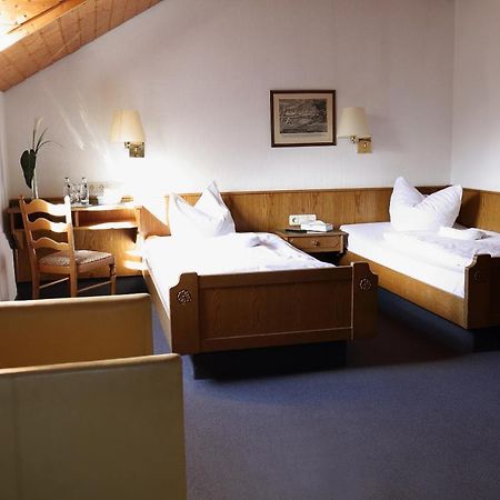 Autobahnraststatte Und Hotel Riedener Wald Ost Hausen  Ngoại thất bức ảnh