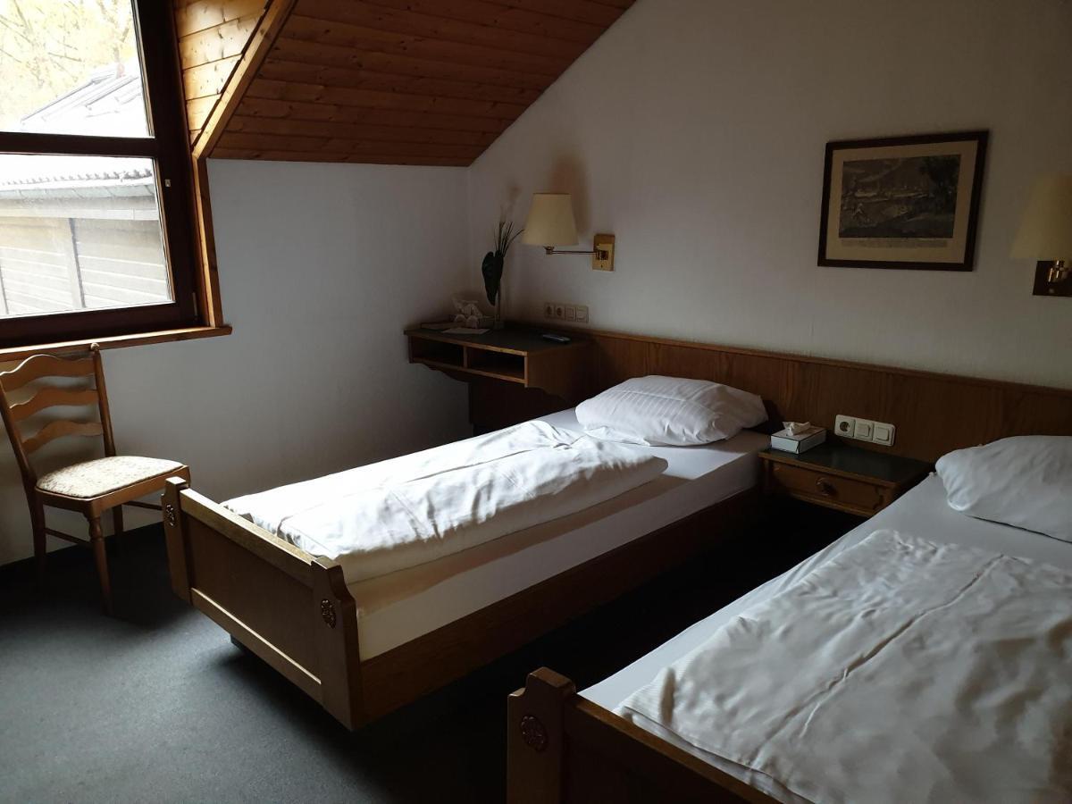 Autobahnraststatte Und Hotel Riedener Wald Ost Hausen  Ngoại thất bức ảnh
